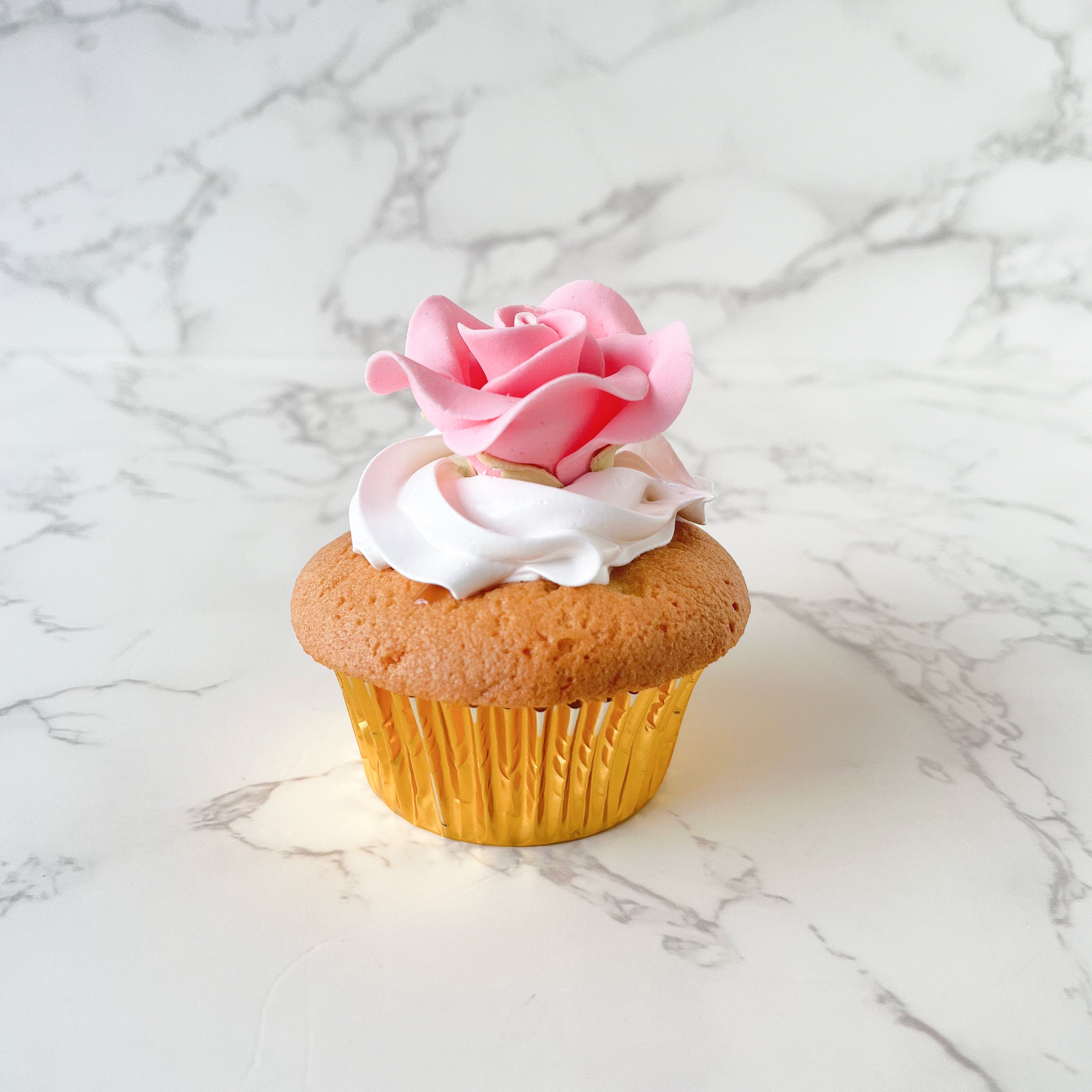 Cupcake Decorado con Flores de Azúcar